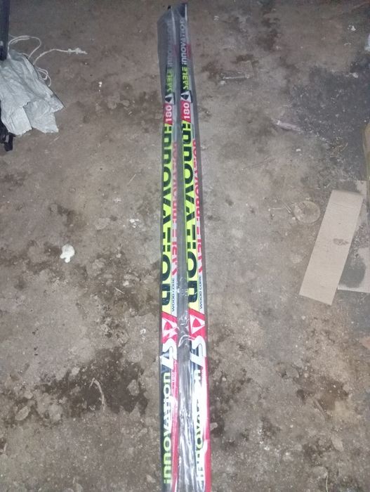 Лыжи, сәлем, ботинки в комплекте