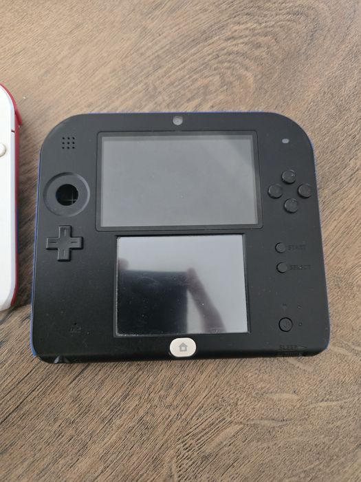 Vand doua Nintendo 2ds piese