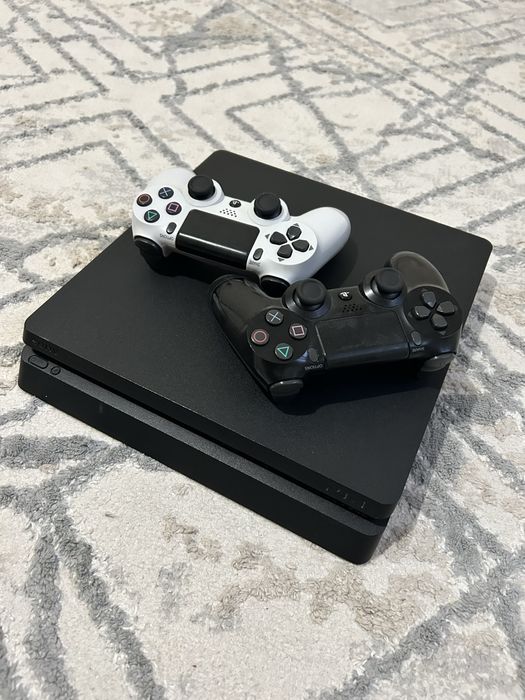 PlayStation 4Slim 1Tb