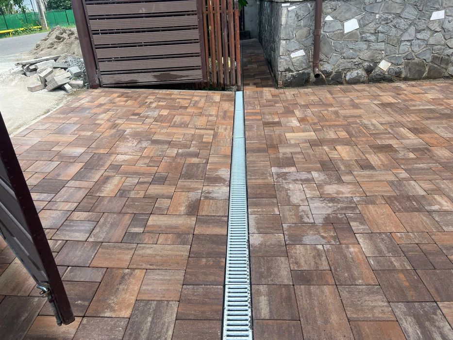 Montaj pavaj și grădini