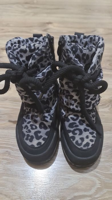 Продам детскую обувь