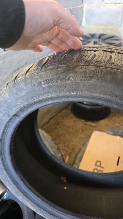 Vand cauciucuri R17 M+S