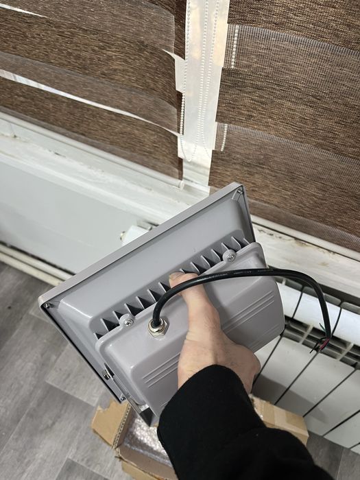 Светодиодный прожектор модель FL30ET