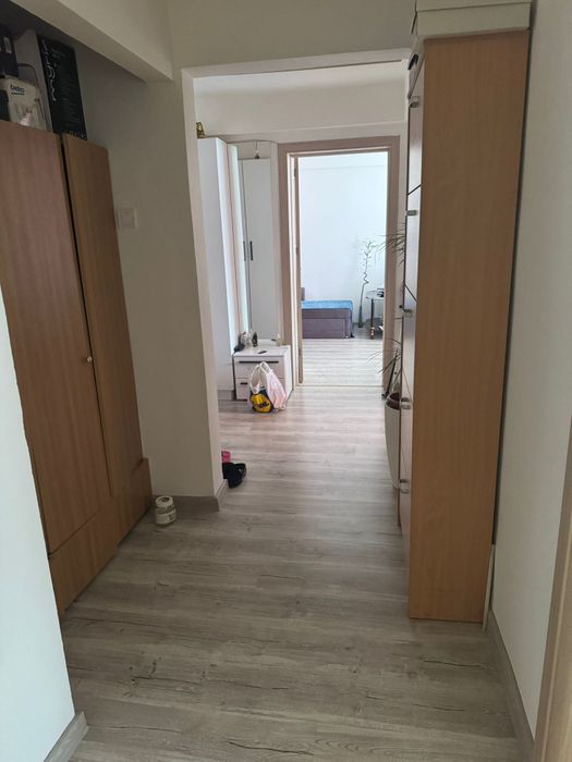 Vând apartament decomandat Valea roșie  etaj 10