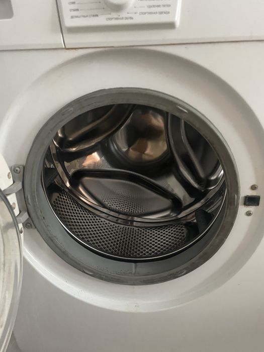 Продам машинку автомат в рабочем состояние