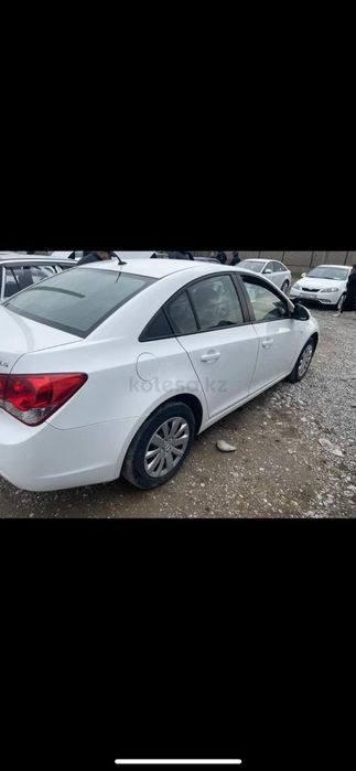 Шевролет круз 2012