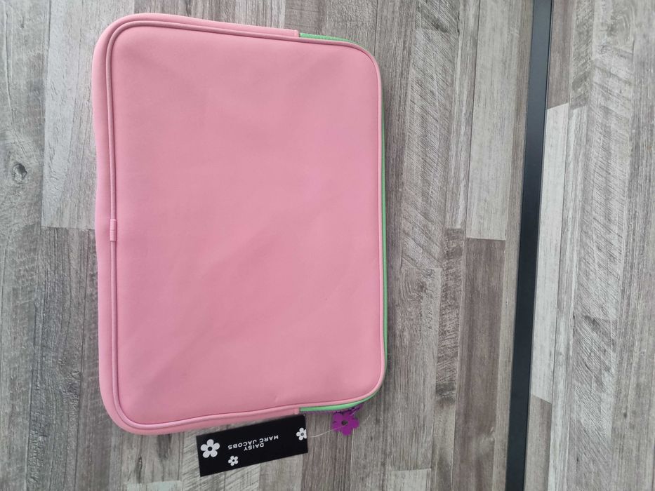 Чисто нов калъф за лаптоп Marc Jacobs Daisy Pop – Лимитиран модел