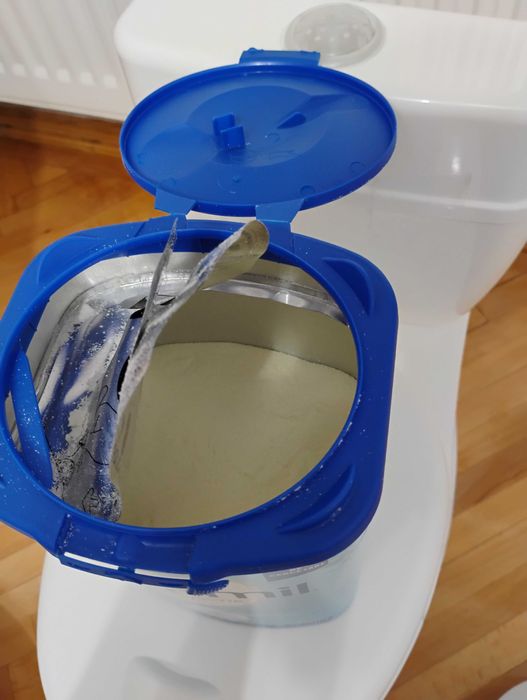 Vând 1 cutie de Aptamil 1, desfăcut de 800gr valabilitate 10.04.2027