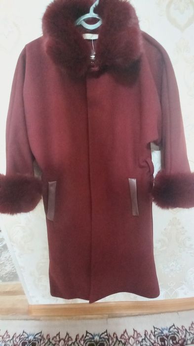 Пальто женское бордовый новый