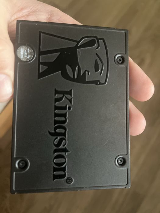 Продам жесткий диск Kingston 480 gb