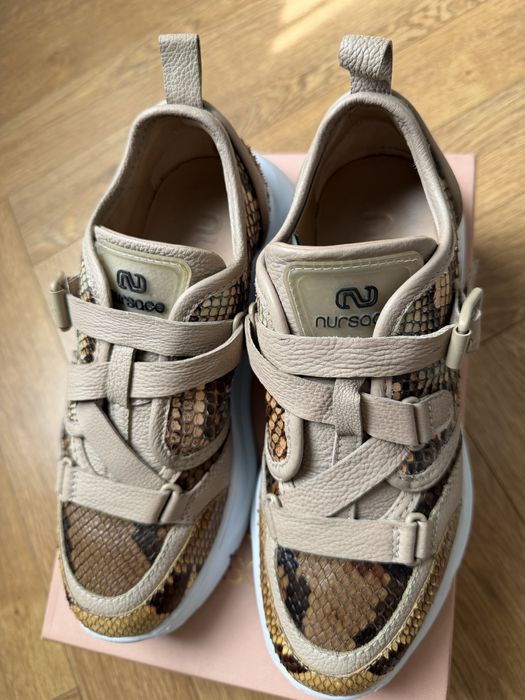 Кроссовки Nursace