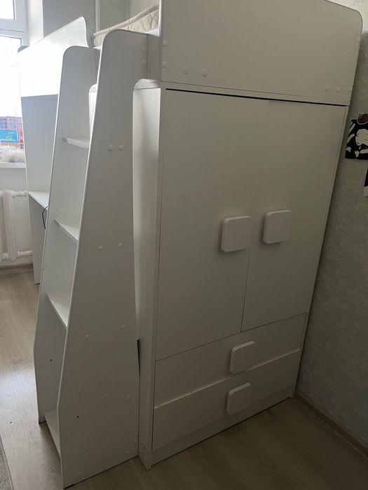 Кровать-чердак белая