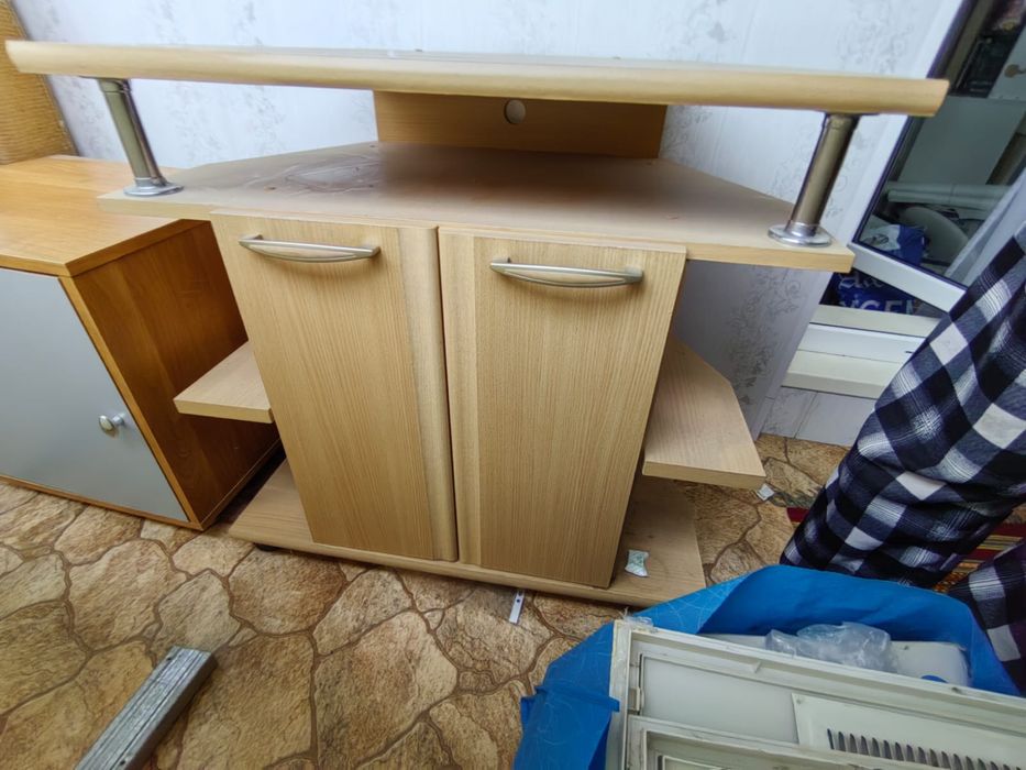 Продам тумбы под телевизор