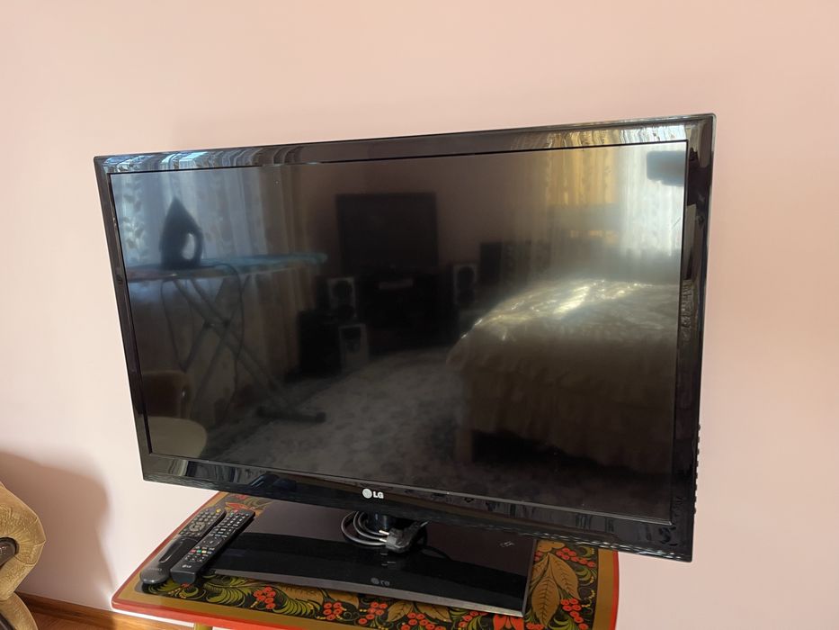 Телевизор LG 42LV3400 в отличном состоянии
