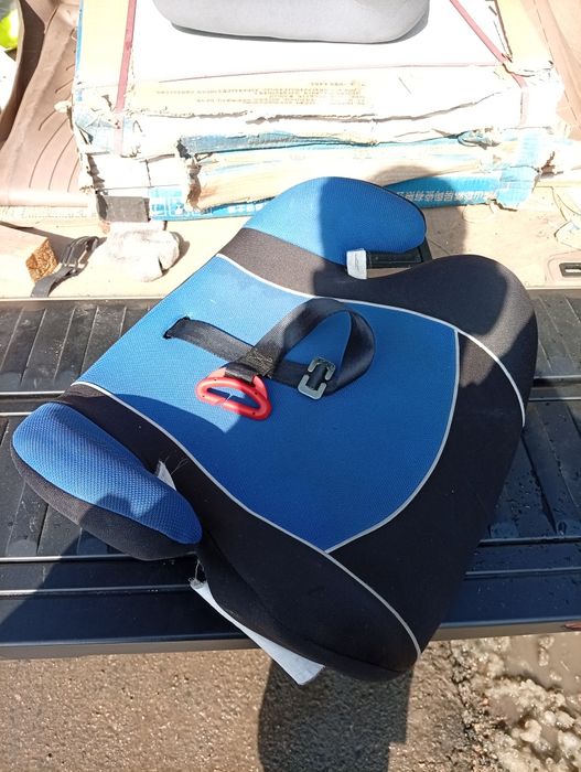 Продам детское кресло в автомобиль