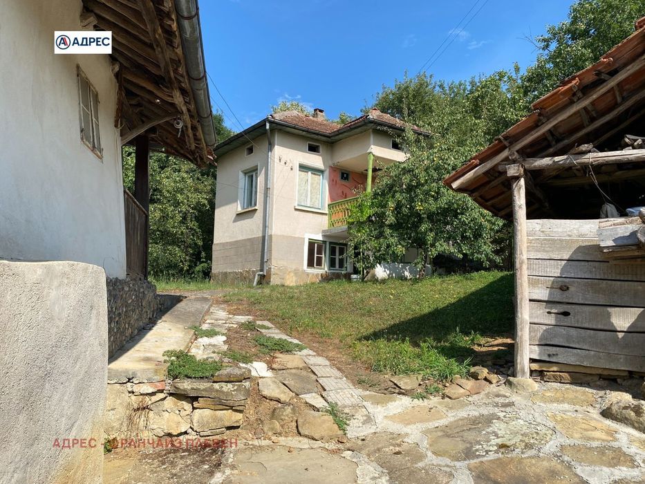 Къща в Враца, област-с.Курново площ 140 цена 37000