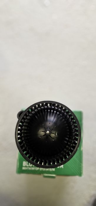 Продам моторчик печки Hyundai