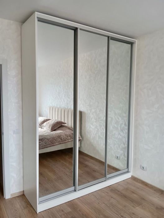 Продается бу шкаф купе 5  дверный