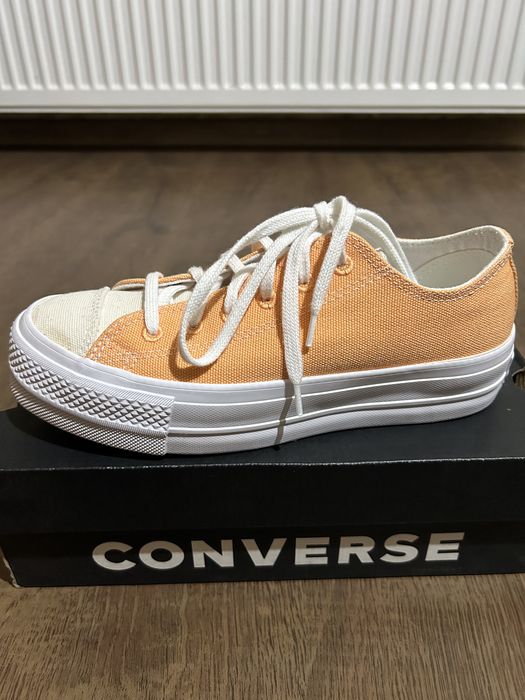 •Converse • teniși cu platforma