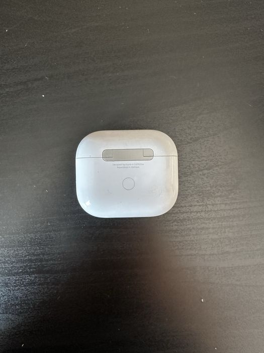 Продам Airpods 3