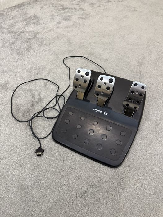 Игровой руль Logitech G29