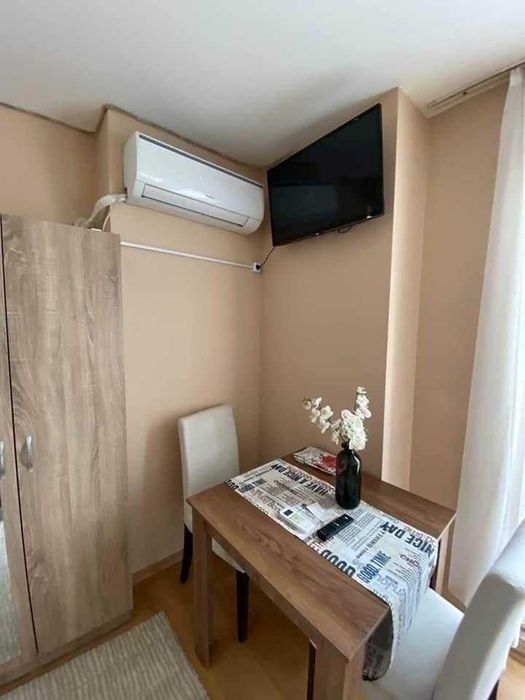 Дава се под наем Едностаен апартамент в София, Център - 45 кв.м за 275 € - Снимка #2