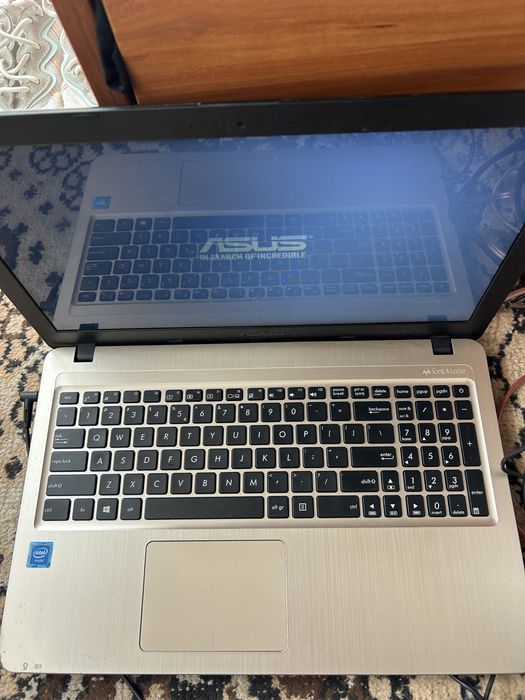 Vand Laptop Asus fuctionabil