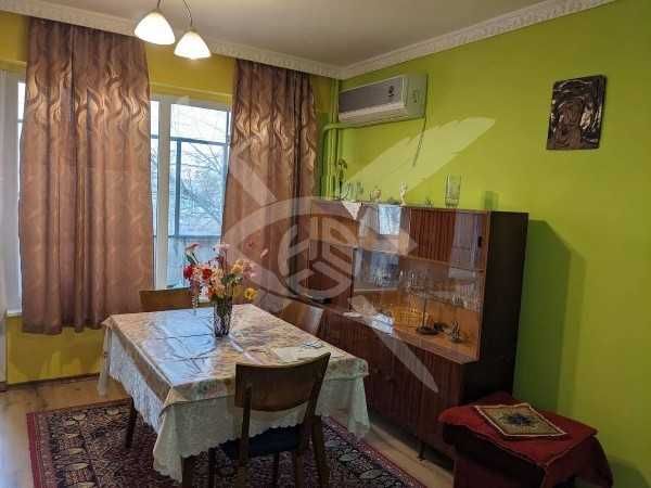 Двустаен в Изгрев