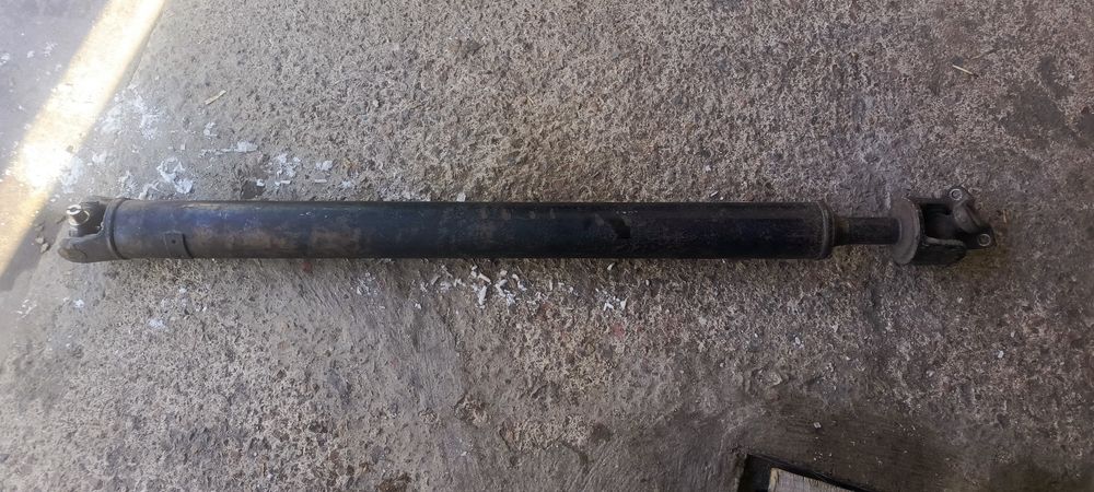 Продам карданный вал Делика