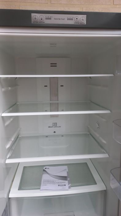 Холодильник LG двухкамерный