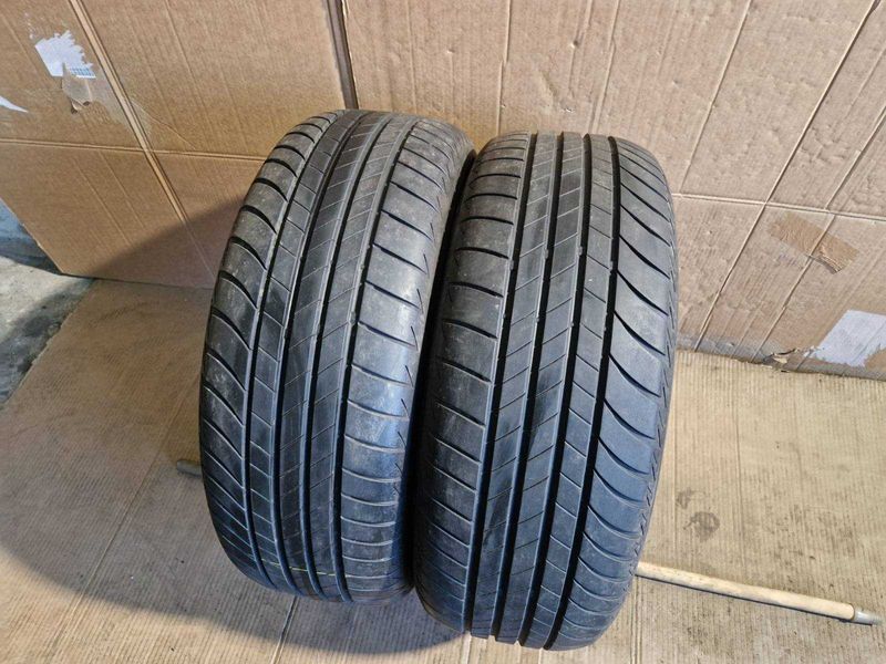 2 Bridgestone R18 215/50
летни гуми DOT1123