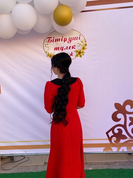 Платья красная