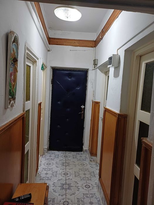 Vand apartament  doua    camere