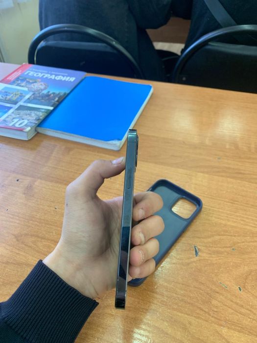 Продам айфон 12про