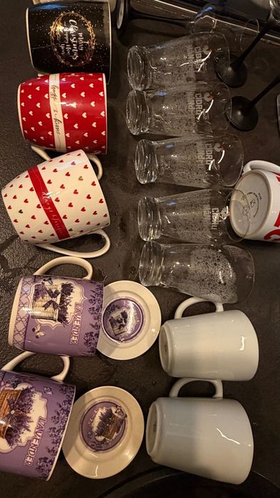 12 Căni și set 6 pahare cu picior