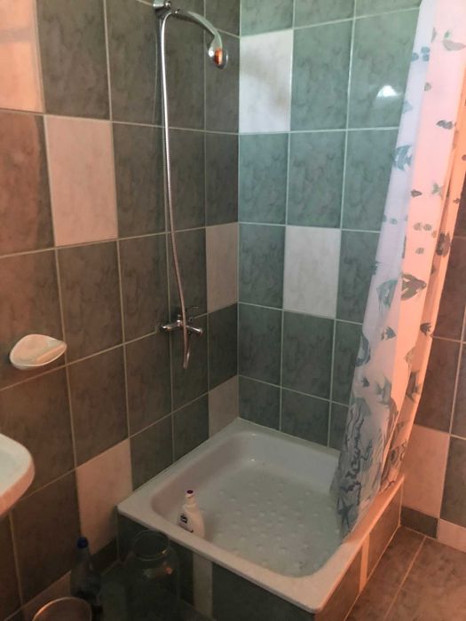 Vand casa in centrul Cisnadiei, 2 apartamente 135.000€