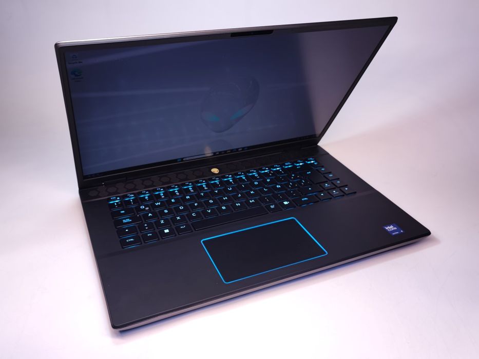AlienWare M16 R2 Ultra 9 185H RTX 4070 (8GB) SSD 1TB/32GB | #D91759