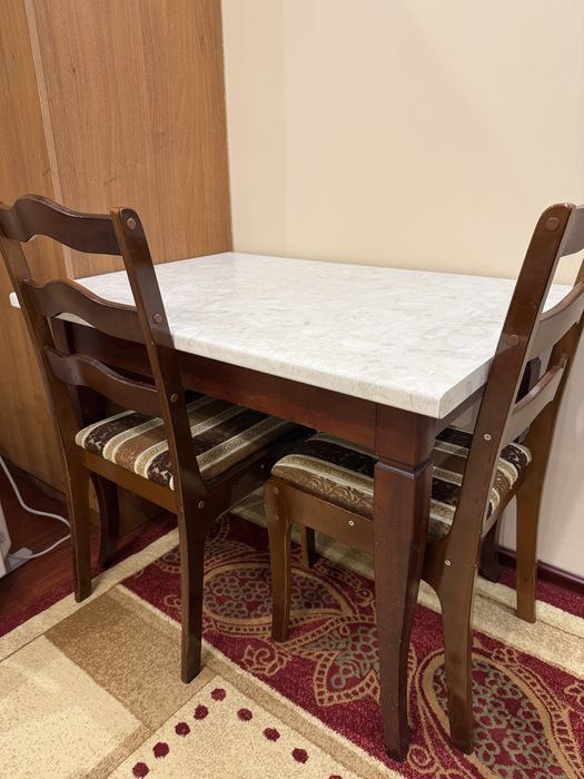 Продам качественный стол в отличном состоянии