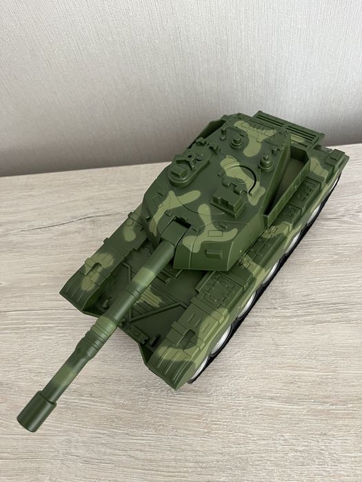 Игрушка танк машина