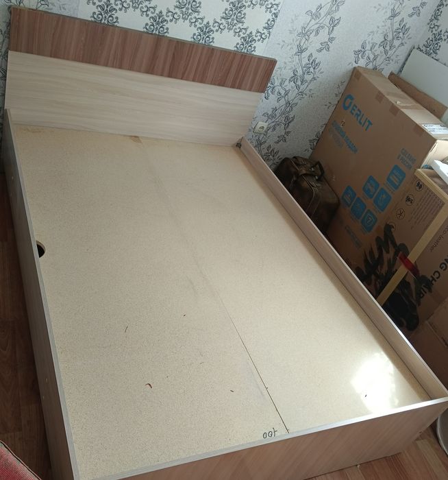 Продам спальный кровать.