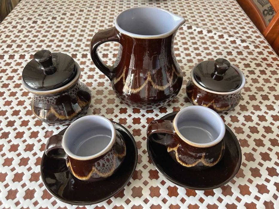 Сервиз темно-коричневый