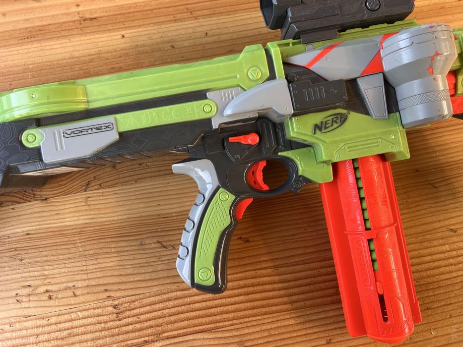 Vand colectie blastere nerf electrice + accesorii