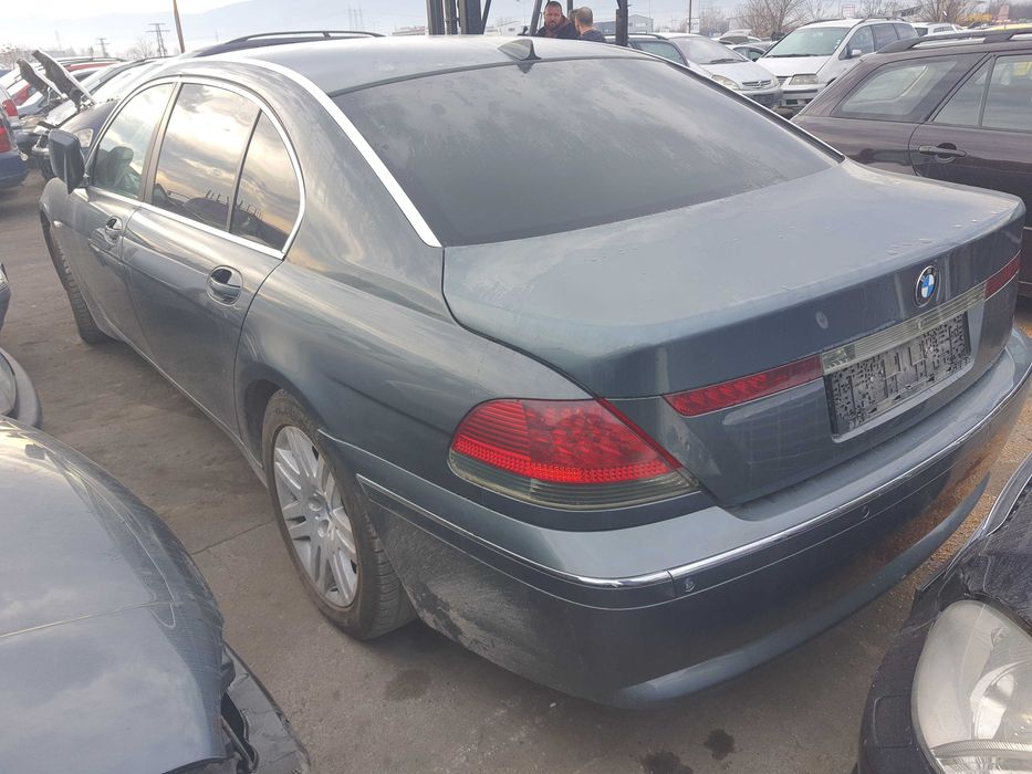 На части! BMW 735 i