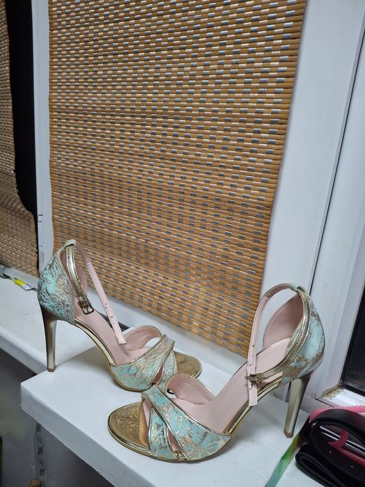 Басаножка  39размер почти новый