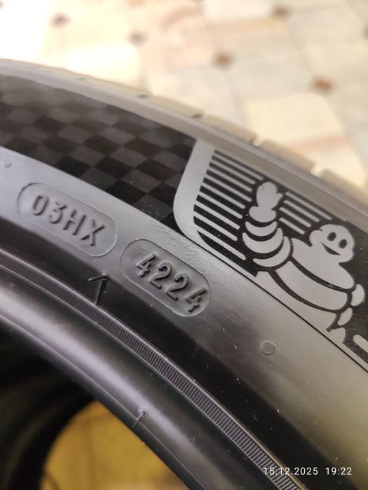 Li 9 Michelin 265/45/21