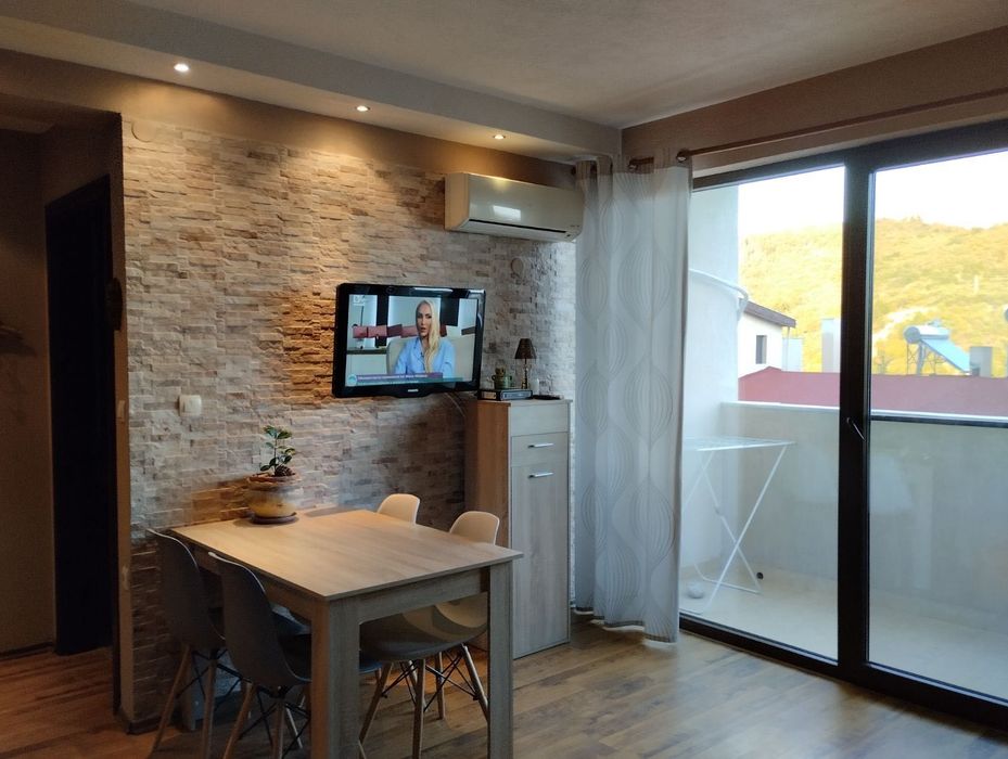 Нощувки в апартамент Лора за 2-4 души