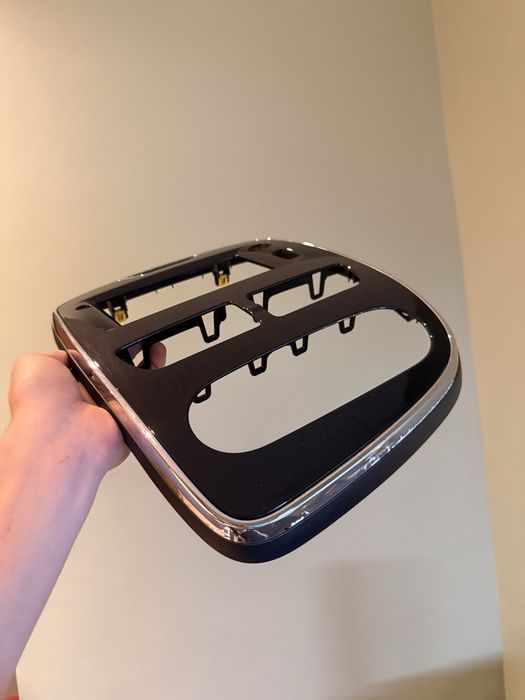 Navigație originală Renault Clio 4 – 281153868R + ramă/plastice
