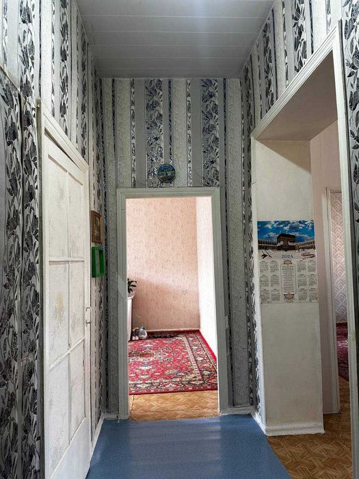 Продается 3х комн. квартира. г. Чирчик , район Навои, в кирпич.доме