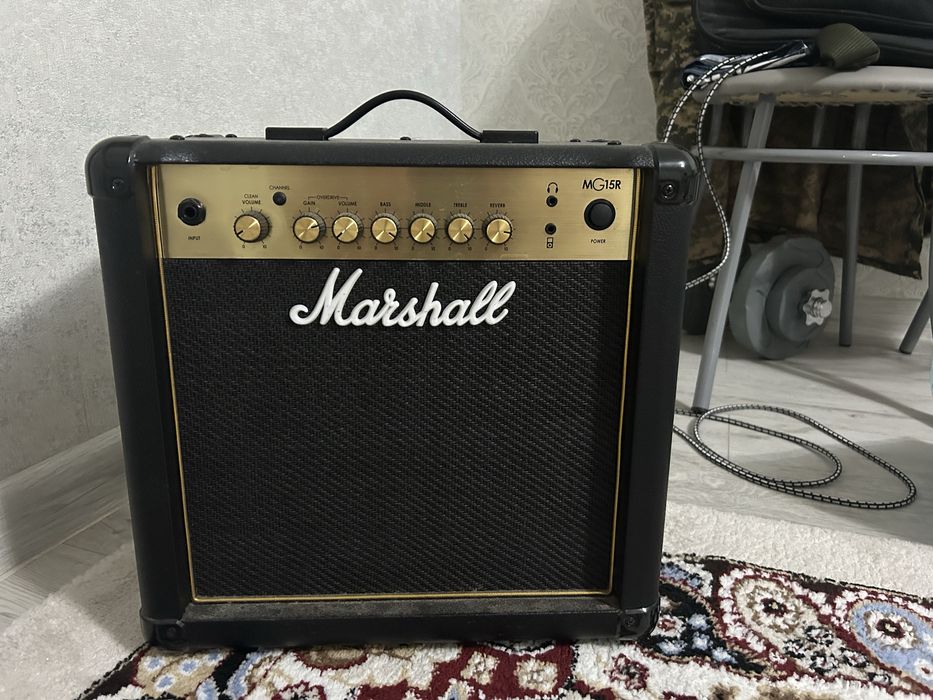 Продается гитара и усилитель, есть почти всё