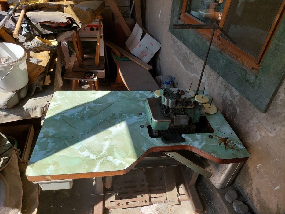 Продам оверлок 5-нитка